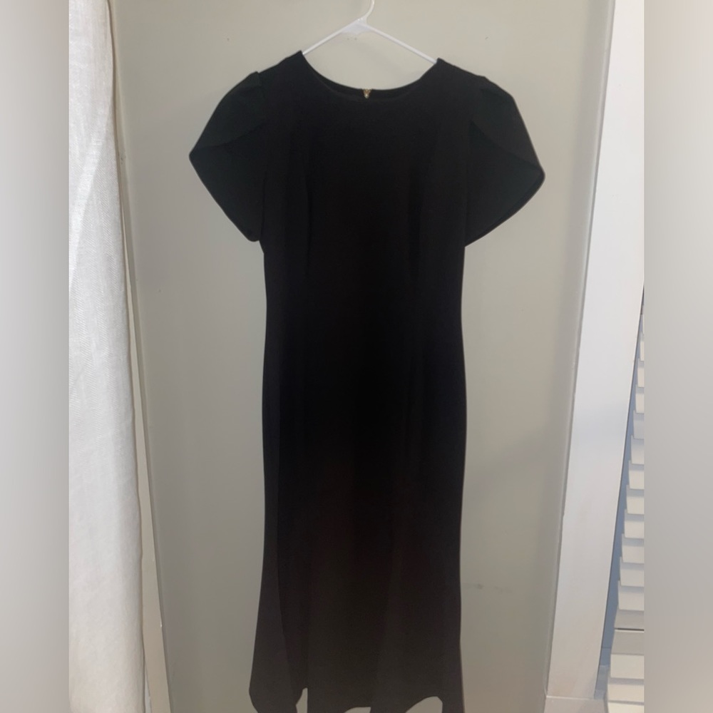 Tulip Sleeve Sheath Dress
CALVIN KLEIN in black